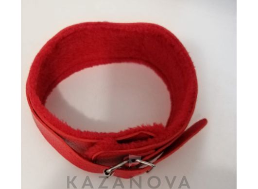 Ошейник из искусственной кожи с мехом красный